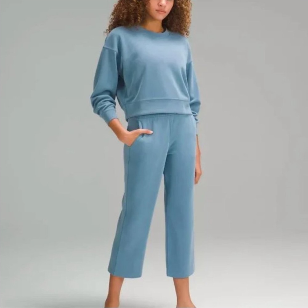 NWT Lululemon Softstreme HR Straight Leg Crop